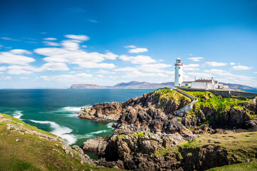 Leuchtturm in Irland Donegal - Meer, Ozean, Küste, Atlantik, Klippen, Felsen, Landschaft, Natur /...