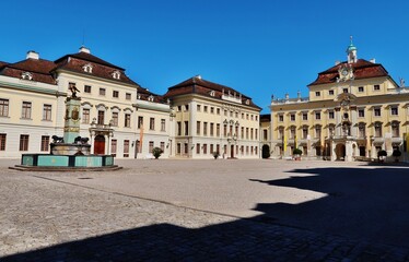 Obraz premium Ludwigsburg, Residenzschloss, Ehrenhof mit Brunnen