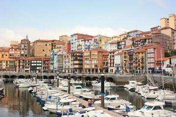 Fototapeta na wymiar Village coloré de Bermeo Pays Basque Espagne