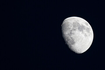 Mond Erdtraband, Himmelskörper
