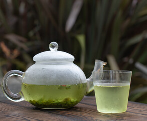 Cold green tea