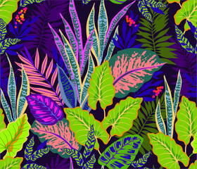Panele Szklane  Bezszwowe tło z tropikalnymi liśćmi. Jasny wzór dżungli z liśćmi palmowymi i egzotyczną rośliną. Elegancki szablon z hawajskimi motywami, na ciemnofioletowym tle.