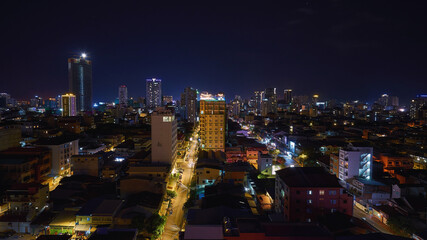 Fototapeta na wymiar Phnom Penh city at night