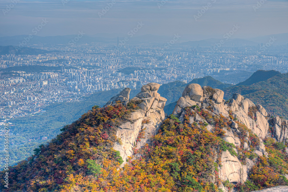 Wall mural peaks of bukhansan national park near seoul, republic of korea