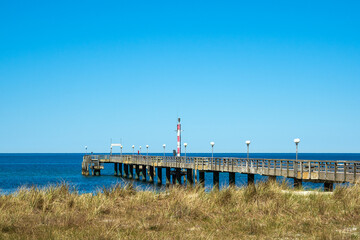 Seebr&uuml;cke an der Ostseek&uuml;ste in Wustrow auf dem Fischland-Dar&szlig;