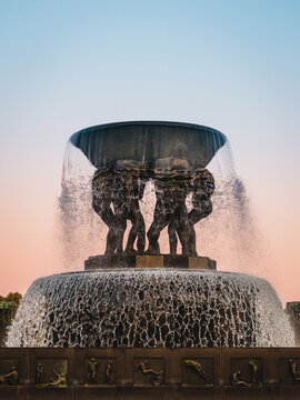 Fountain in the Viegeland park
