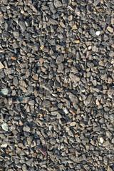 尖った砂利の道