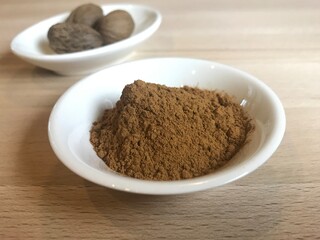 Polvere di noce moscata 