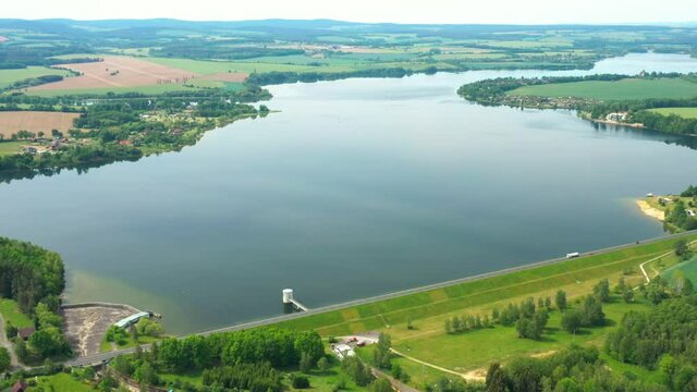 Obrázky Jesenice procházejte fotografie, vektory a videa 423 Adobe