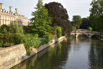 Calme de la rivière Cam à Cambridge, Angleterre