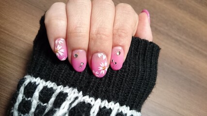 nails