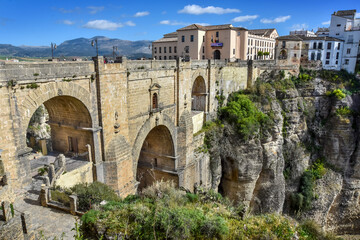 Obraz na płótnie Canvas View of the new stone bridge in Ronda, Spain