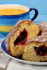 donuts stuffed with raspberry jam