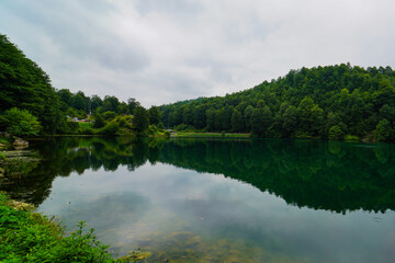 Fototapeta na wymiar Spectacular image of reflection in the lake