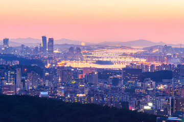 Fototapeta na wymiar Seoul city skyline and skyscraper in and han river, South Korea.