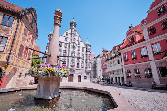 Architecture of Memmingen. The fountain in old town.