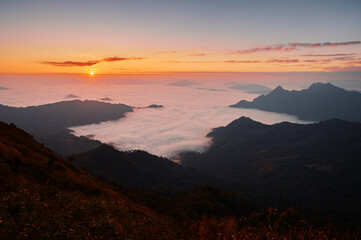 Obraz premium Beautiful mountains landscape. Sunrise on Phu Chi Fa, North Thailand.