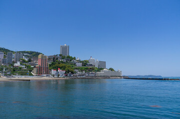 Naklejka premium 静岡県熱海のビーチ