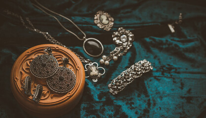  Vintage mix style accessorize. Women's fashionable details for outfits 