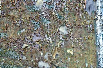 Farbe blättert von altem Holz