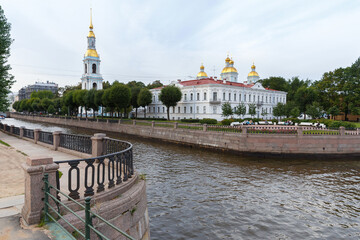 Obraz premium View of the Kryukov Canal and St. Nicholas Naval Cathedral in St. Petersburg