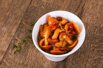 Pickled honey agaric