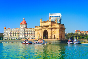 The Gateway of India and boats as seen from the Mumbai Harbour in Mumbai, India - obrazy, fototapety, plakaty
