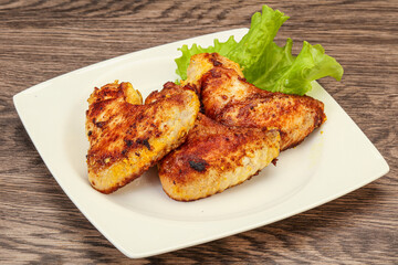 Roasted chicken wings with spices