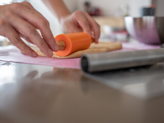 Baking Cinnamon Roll at Home