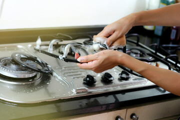 Gas stove cleaning