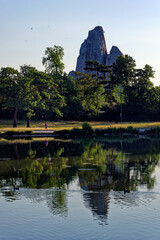 Runners in Lake daumesnil. Paris city