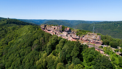 Fototapeta na wymiar Château du Haut-Barr en drone 