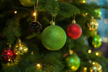 christmas tree decorations with some baubles