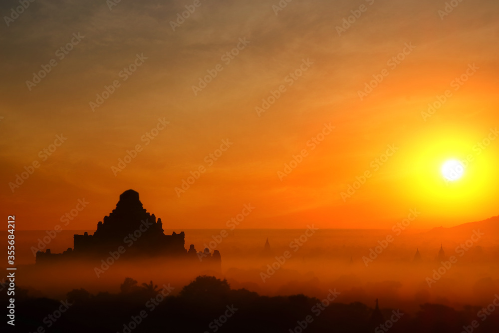 Wall mural Ancient Buddhist Temples of Bagan Kingdom at sunrise. Myanmar (Burma)