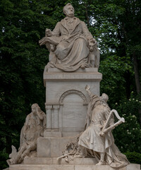 Obraz premium The Richard Wagner Monument, Memorial Sculpture Located In Tiergarten In Berlin, Germany