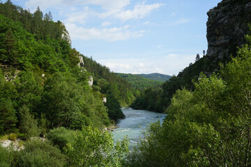 Fototapeta na wymiar The long Verdon River in south-eastern France