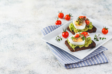 Toast with avocado and egg