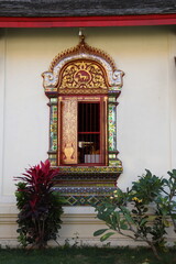 Fenêtre du Wat Chiang Man à Chiang Mai, Thaïlande	