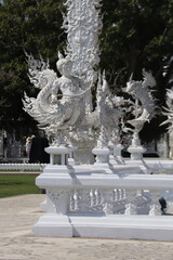 Fototapeta na wymiar Wat Rong Khun ou temple blanc à Chiang Rai, Thaïlande