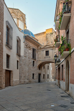 Arch over Barchilla street in Valencia, Spain