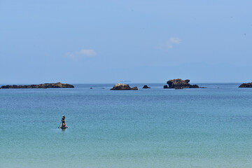 It shines on the beautiful sea.