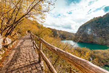 Fototapeta na wymiar Plitvice Lakes Park with waterfalls in autumn