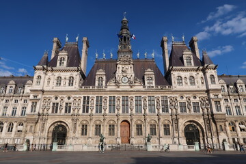 Façade de l’hôtel de ville / mairie de Paris (France)