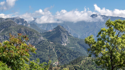 Panorama sur les Alpes du Sud et Sainte Agnès