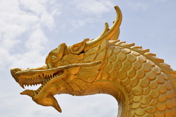 Fototapeta na wymiar Dragon statues in Thai temples