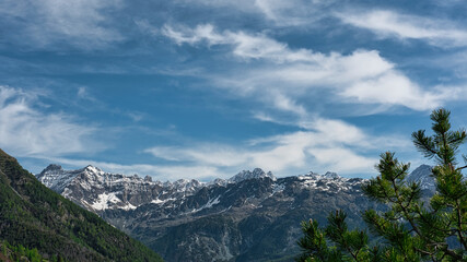 Fototapeta na wymiar View of Valmalenco mountains with fresh snow