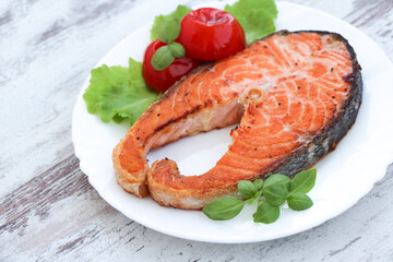 salmon steak with tomatoes 
