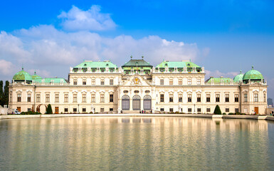 Fototapeta na wymiar Beautiful view of Baroque palace Belvedere in Vienna, Austria
