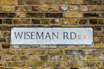 Wiseman Road street name sign