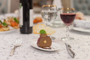 Gourmet walnut paste and wine